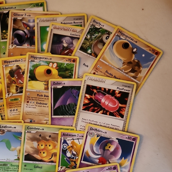 Assorted Pokémon Cards - Picture 4 of 10